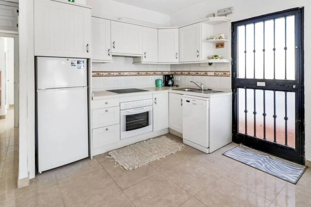 Capistrano Village B, 1 Bedroom + Free Wi-Fi 네르하 외부 사진